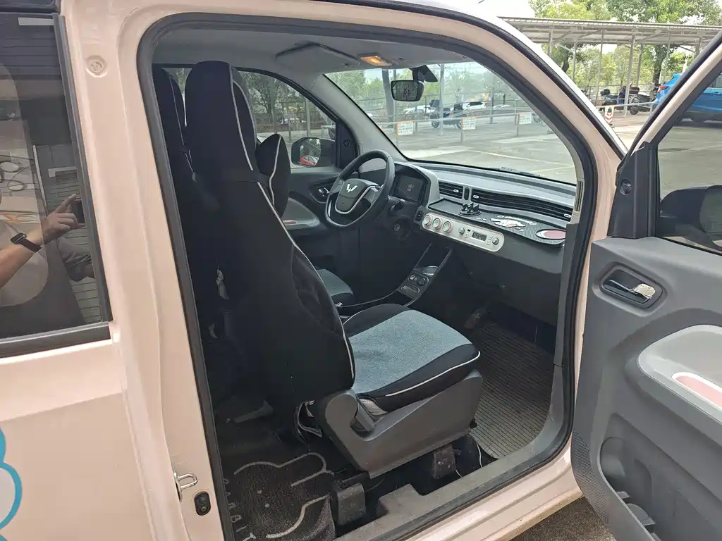 Wuling MINIEV — миниатюра 7
