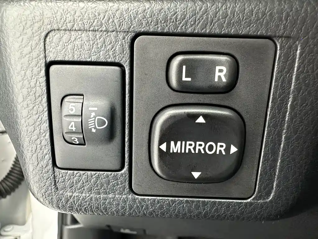 Toyota Yaris L — миниатюра 13