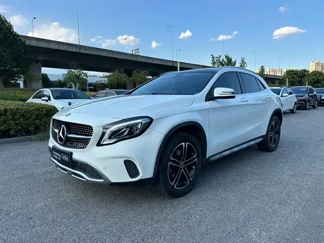 MERCEDES-BENZ  GLA 2019