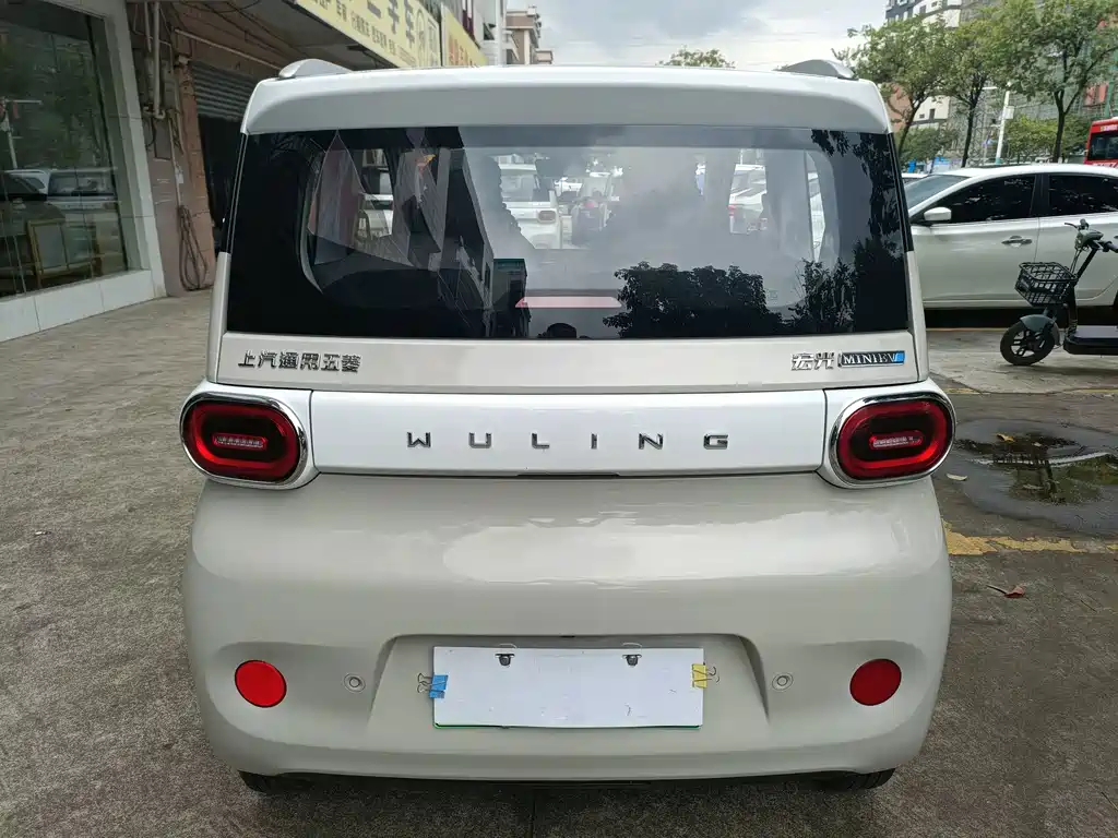 Wuling MINIEV — миниатюра 13