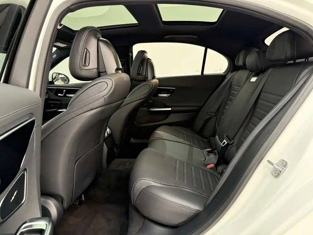 Mercedes-Benz C-Class — миниатюра 5