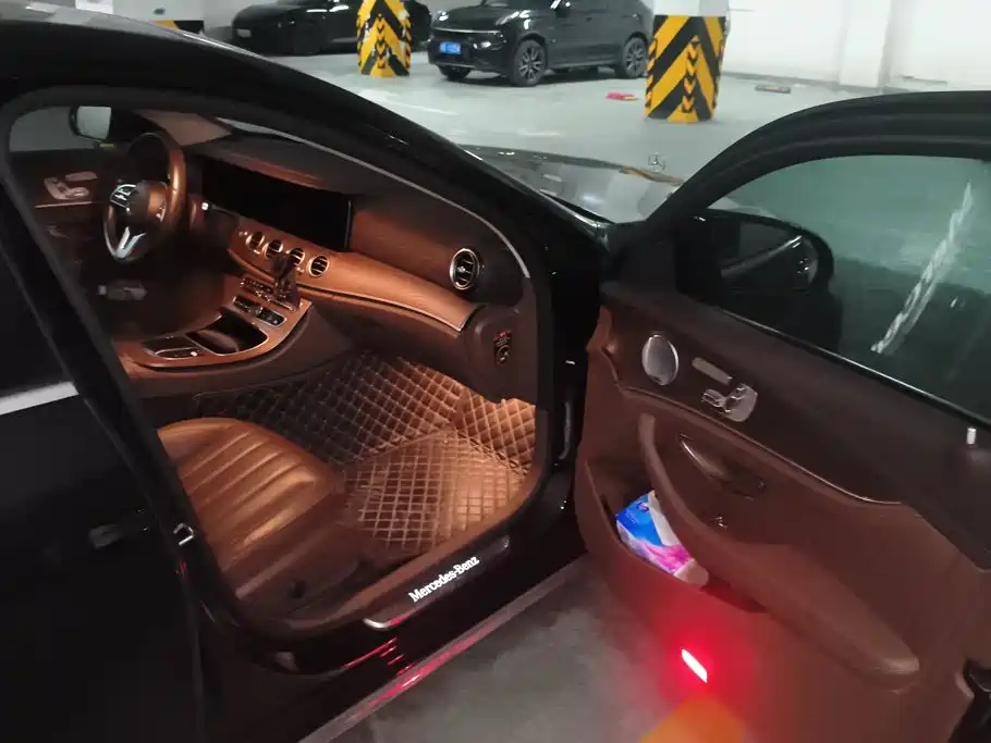 Mercedes-Benz E-Class — миниатюра 8