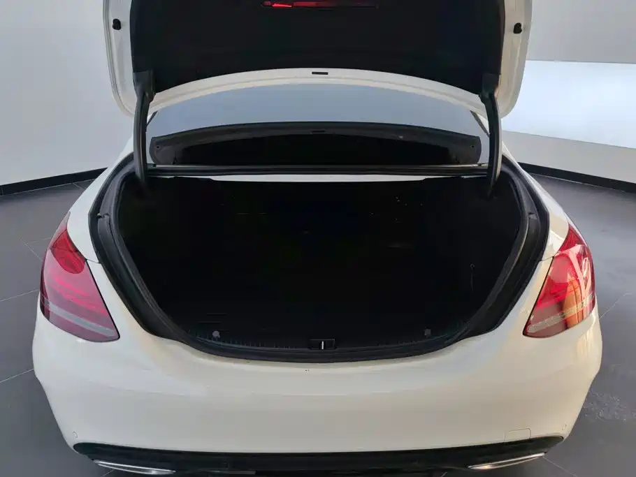 Mercedes-Benz C-Class — миниатюра 4
