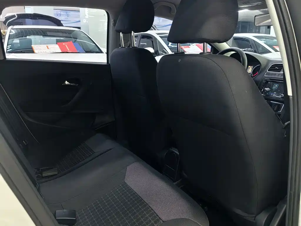 Volkswagen Polo — миниатюра 7
