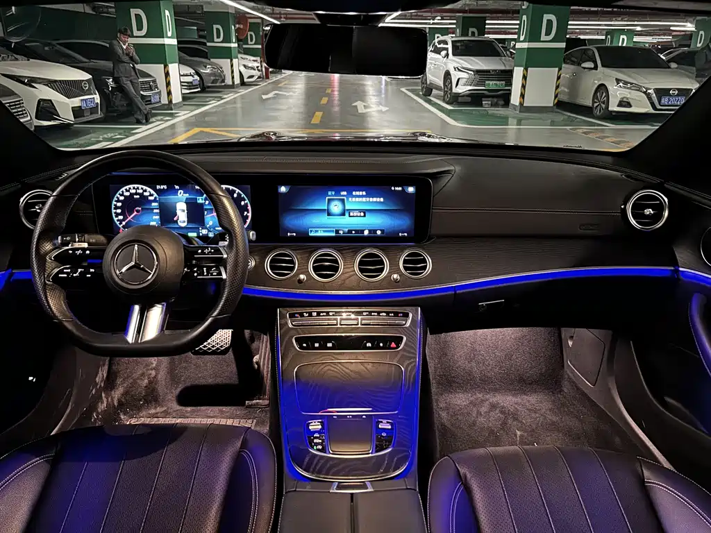 MERCEDES-BENZ E CLASS
