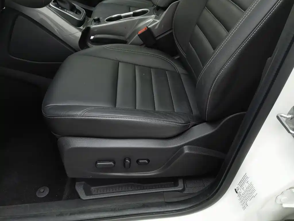 Ford Kuga — миниатюра 20
