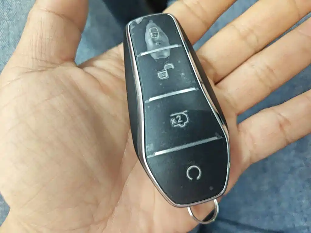 BYD PLUS New Energy — миниатюра 9