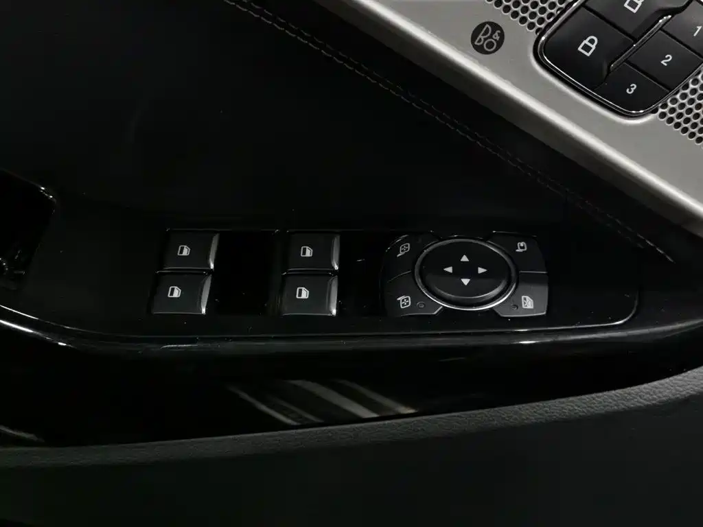 Ford Explorer — миниатюра 9