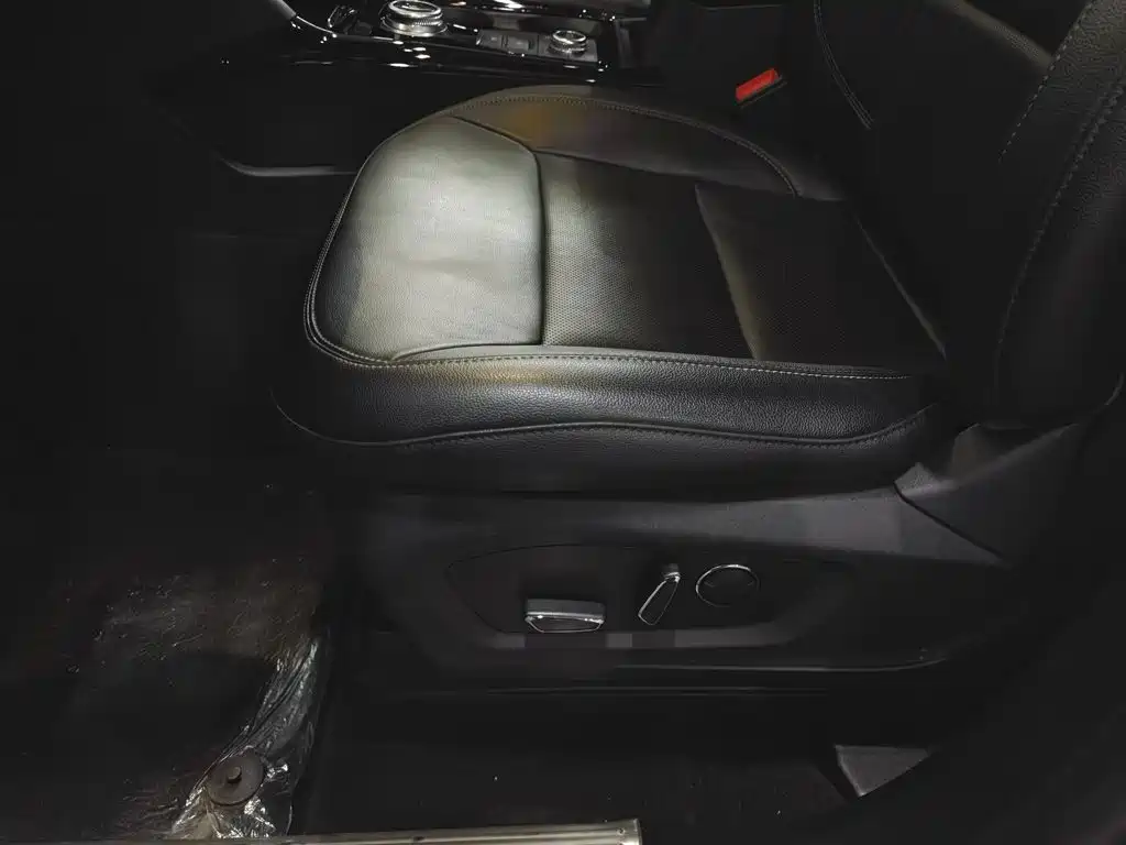 Ford Explorer — миниатюра 20