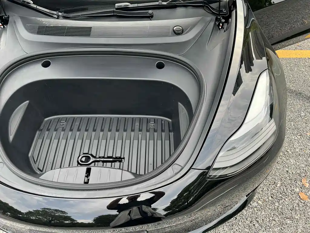 Tesla Model 3 — миниатюра 19