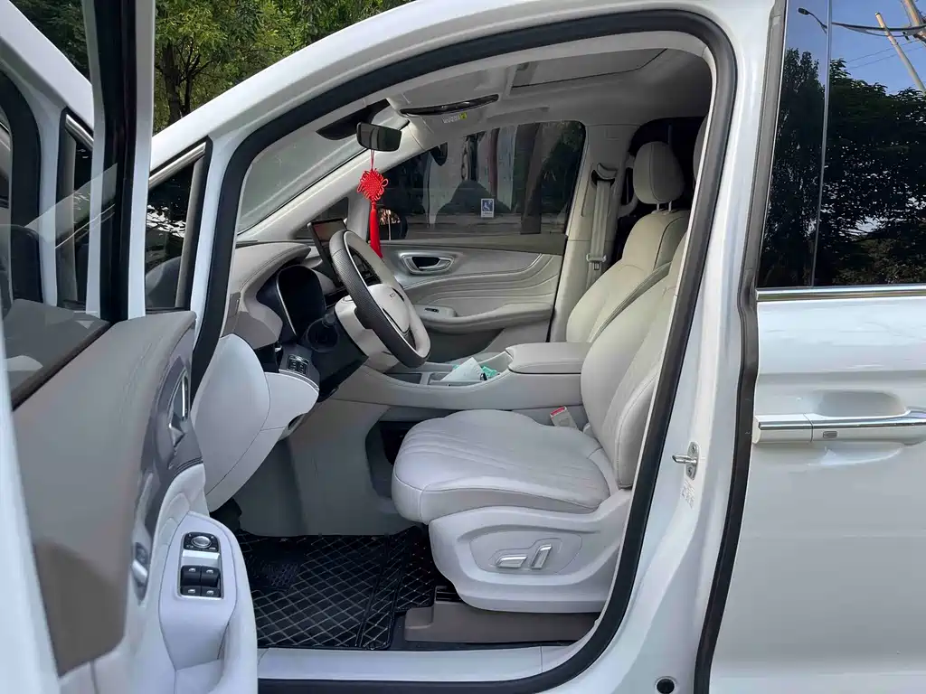 Roewe iMAX8 New Energy — миниатюра 4