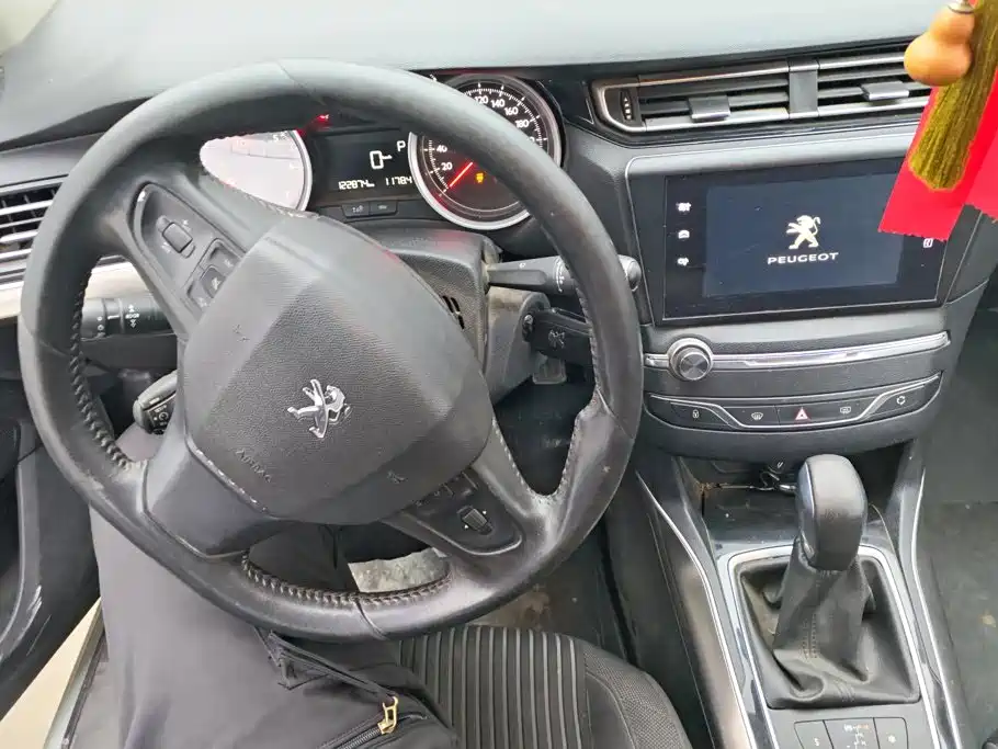 Peugeot 408 — миниатюра 12