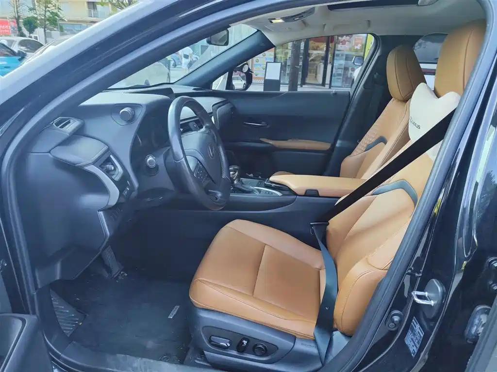 Lexus UX — миниатюра 6