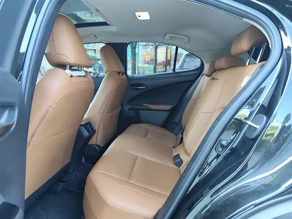 Lexus UX — миниатюра 7