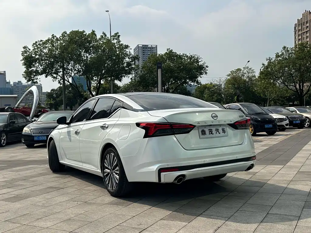 Nissan Teana — миниатюра 6