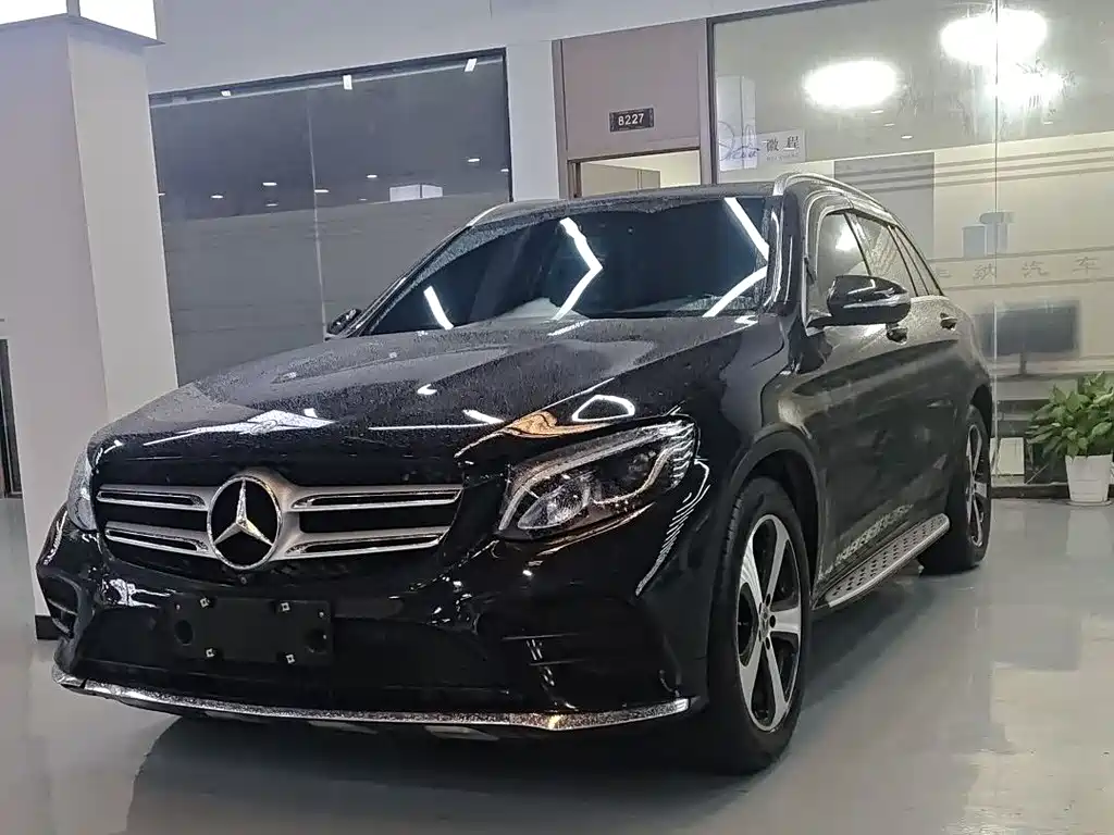 MERCEDES-BENZ GLC