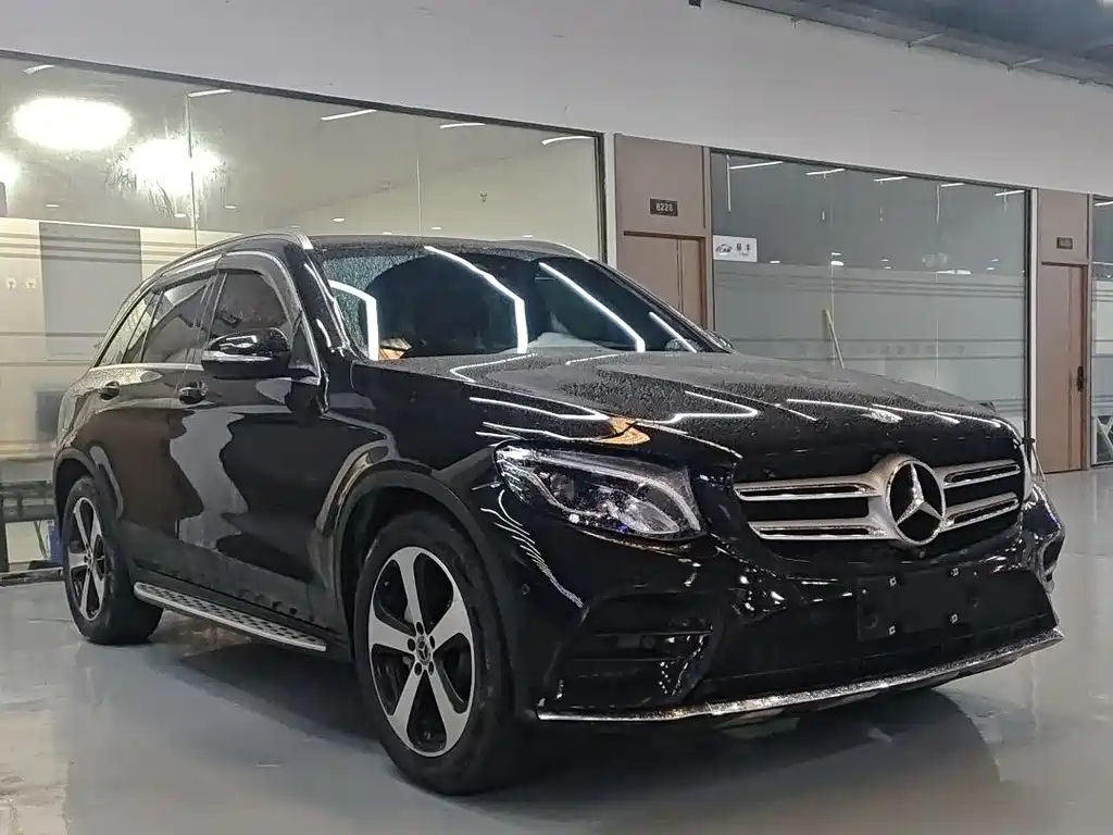 MERCEDES-BENZ GLC
