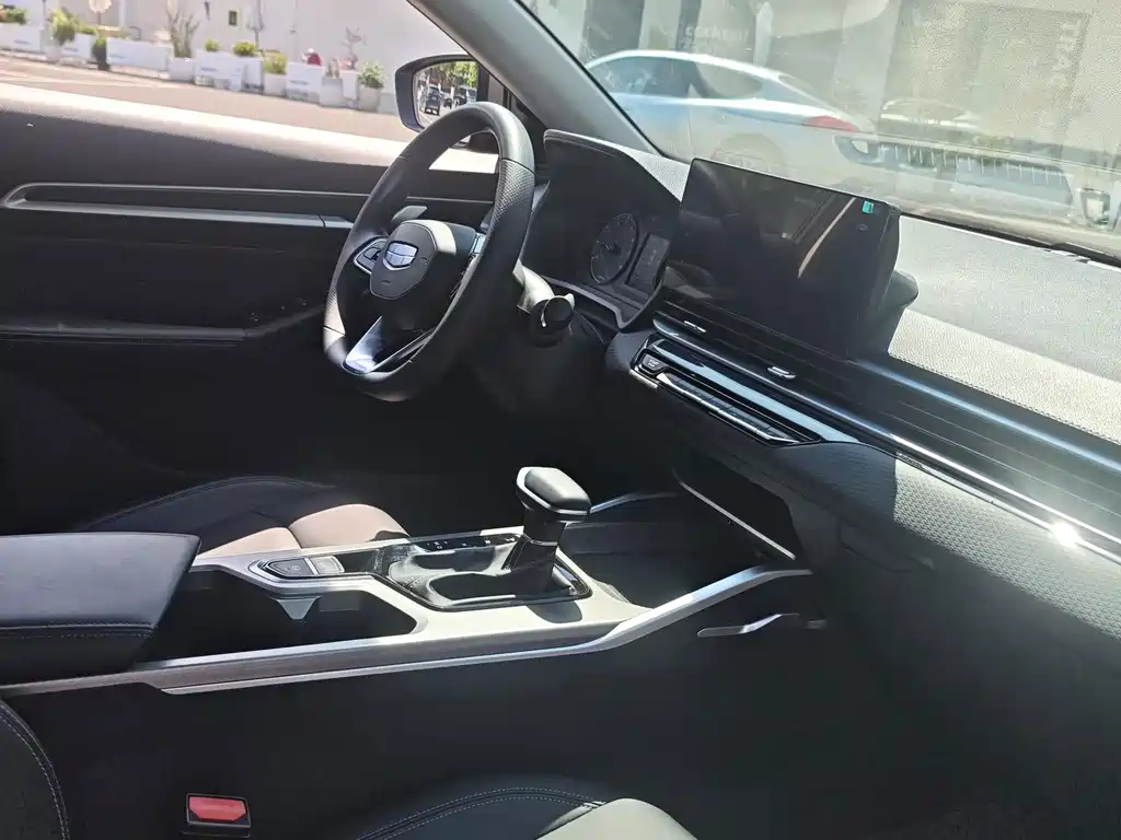 Geely Emgrand — миниатюра 11