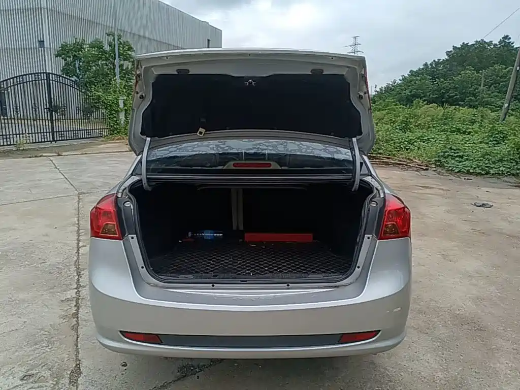 Buick Excelle — миниатюра 19