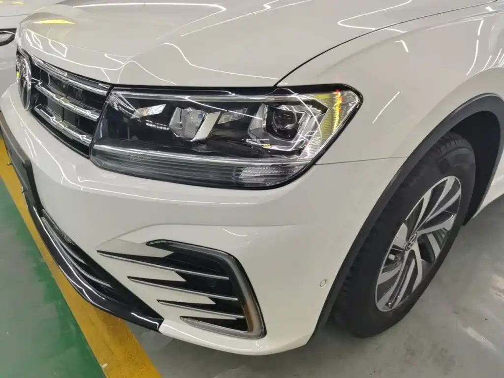 Volkswagen Tiguan L PHEV — миниатюра 24