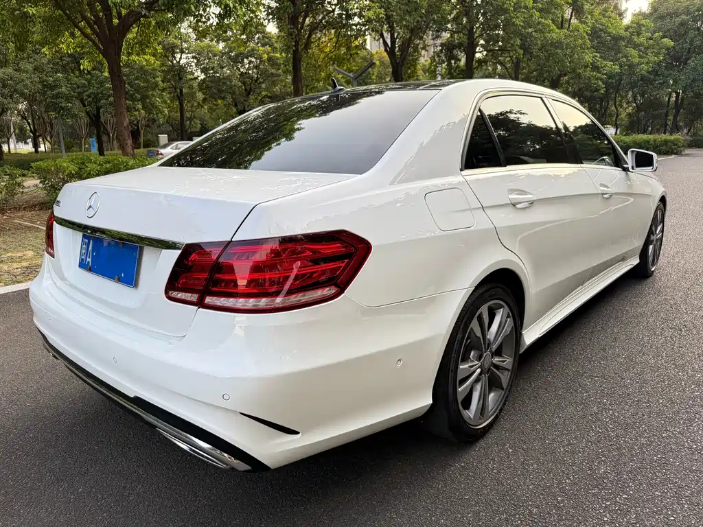 Mercedes-Benz E-Class — миниатюра 4