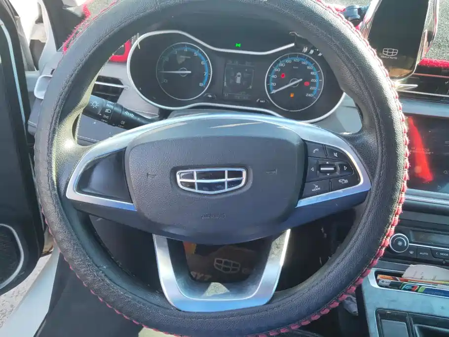 Geely Emgrand — миниатюра 15