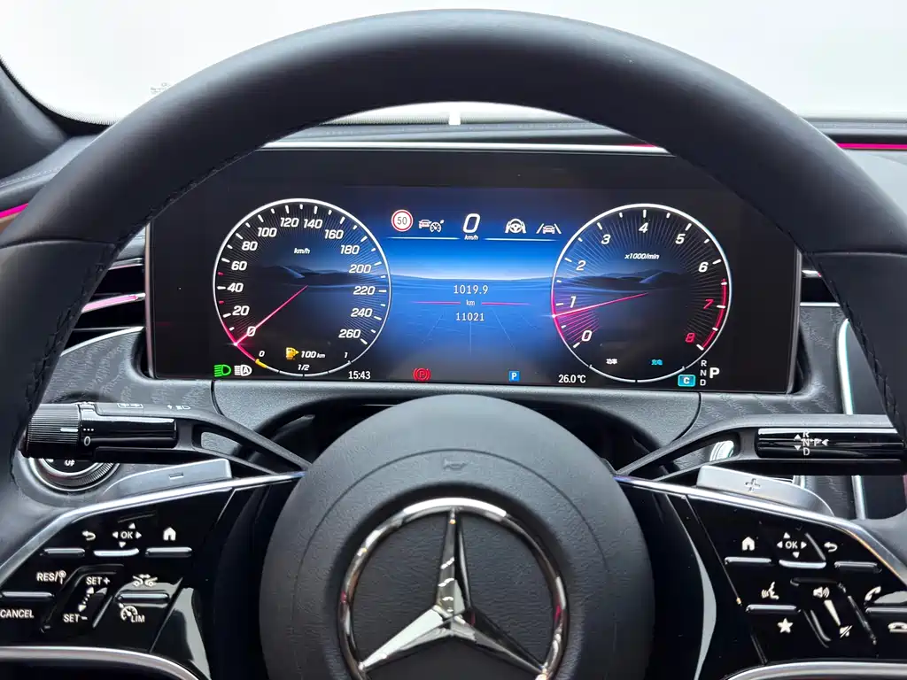 Mercedes-Benz E-Class (Import) — миниатюра 6