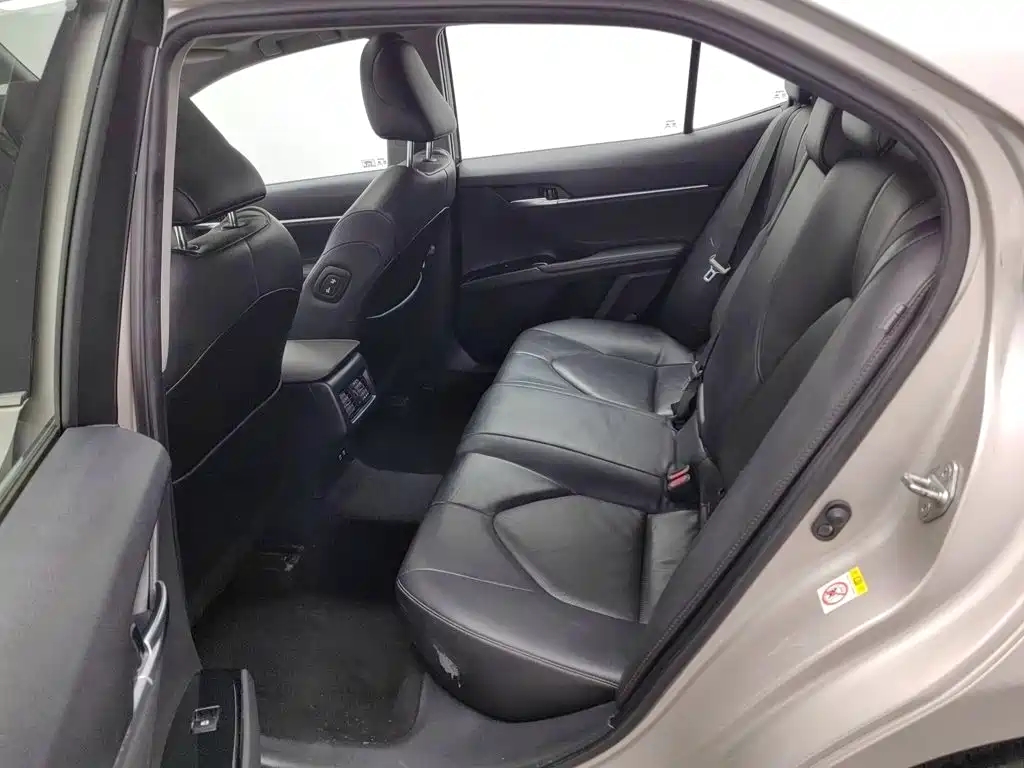 Toyota Camry — миниатюра 15