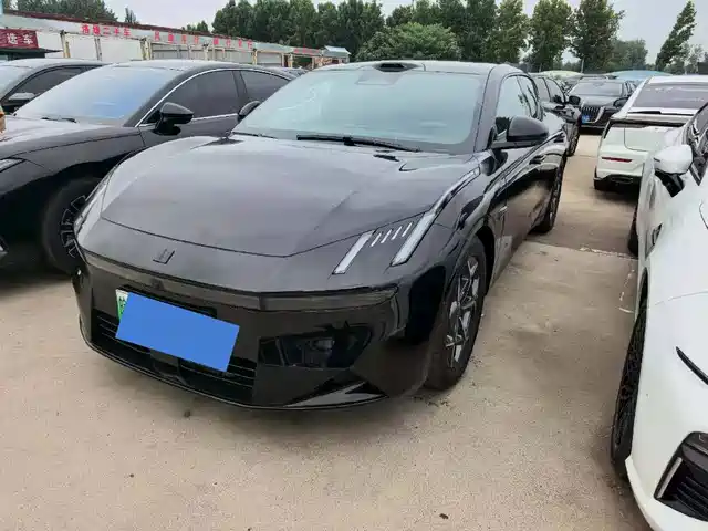 2025 Lynk & Co 10