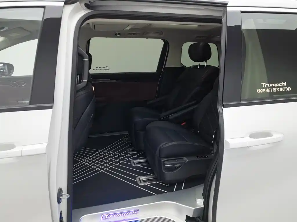 GAC Motor Trumpchi E8 PHEV — миниатюра 15