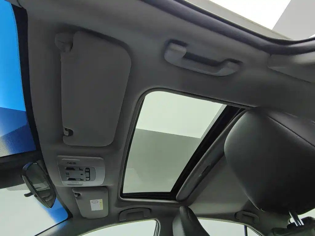 Toyota Camry — миниатюра 14