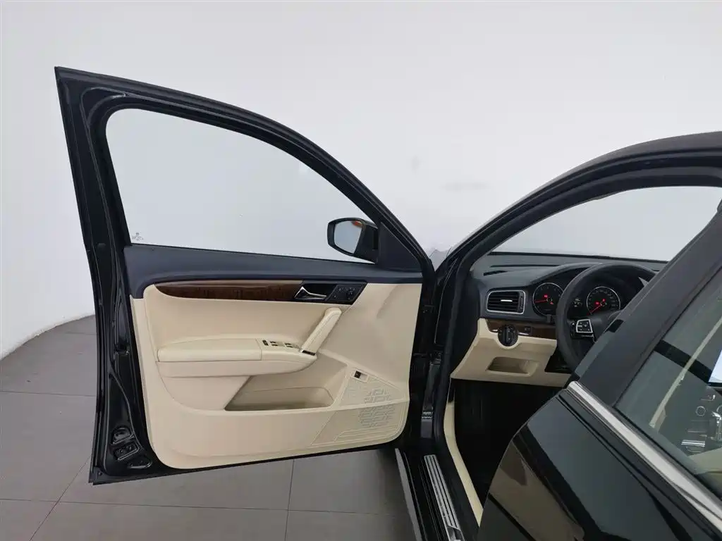 Volkswagen Lavida 2013 1.6L AT Comfort