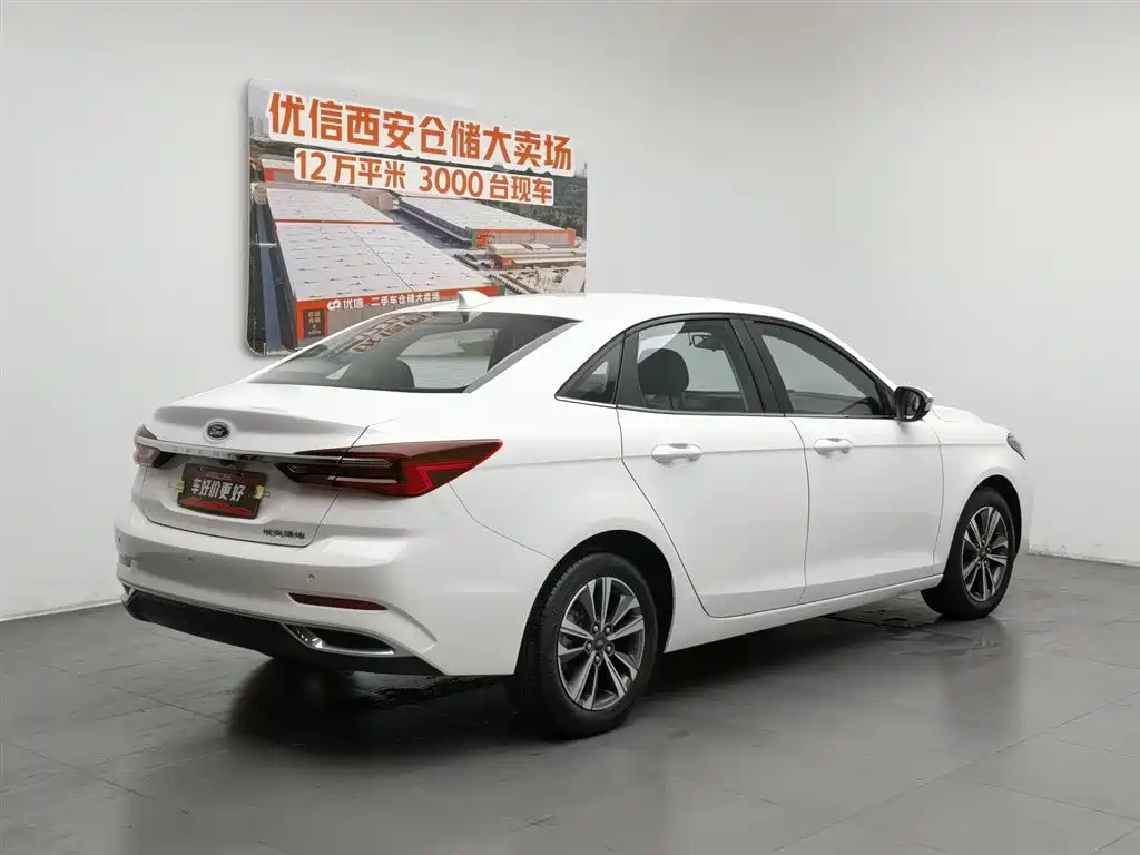 Ford Escort 2021 1.5L AT