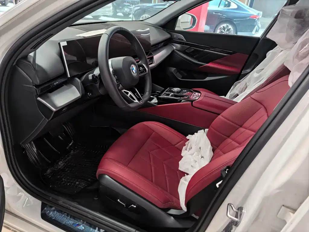 BMW 5 Series — миниатюра 3