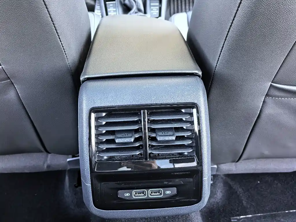 Volkswagen Sagitar — миниатюра 18