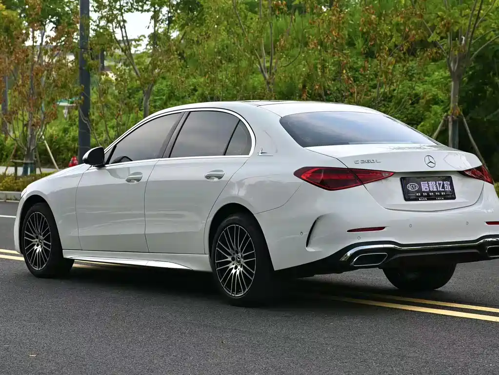 Mercedes-Benz C-Class — миниатюра 16