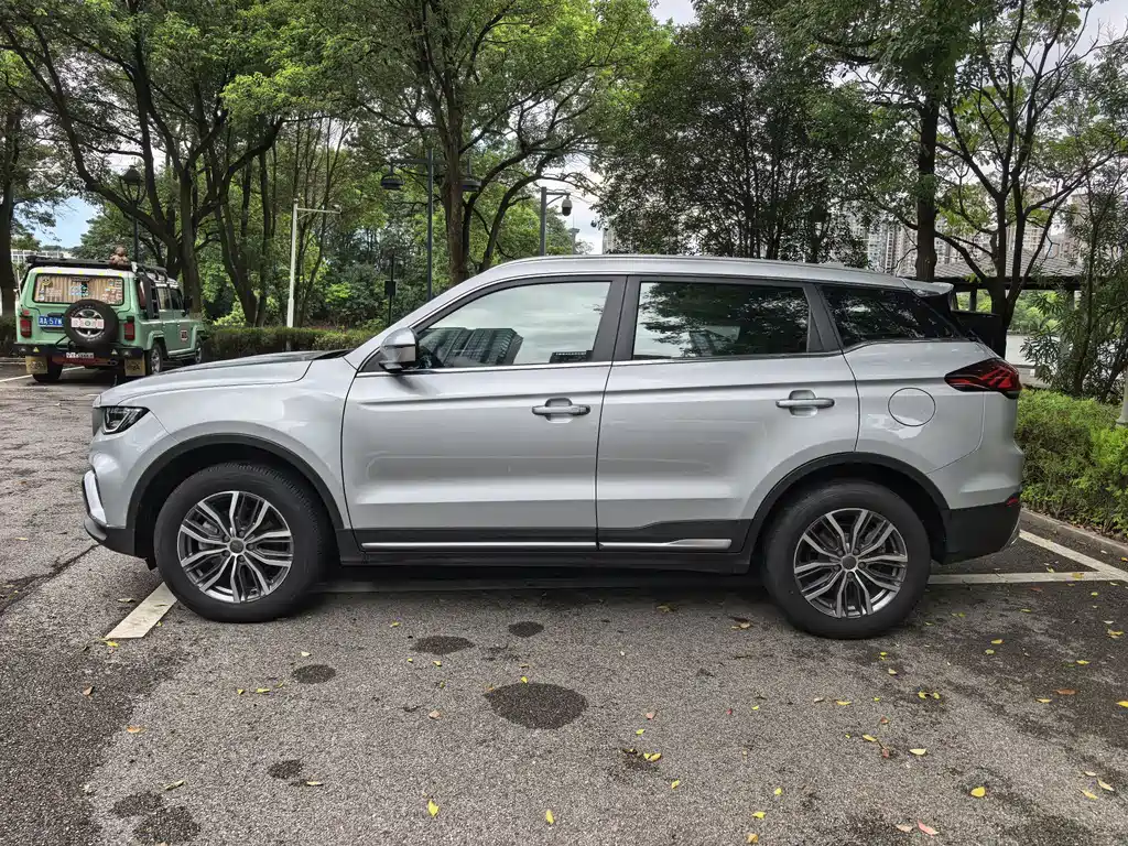 Geely Boyue — миниатюра 4