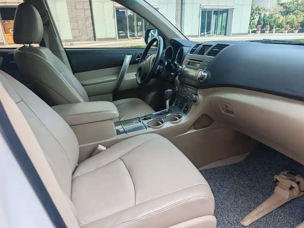 Toyota Highlander — миниатюра 10