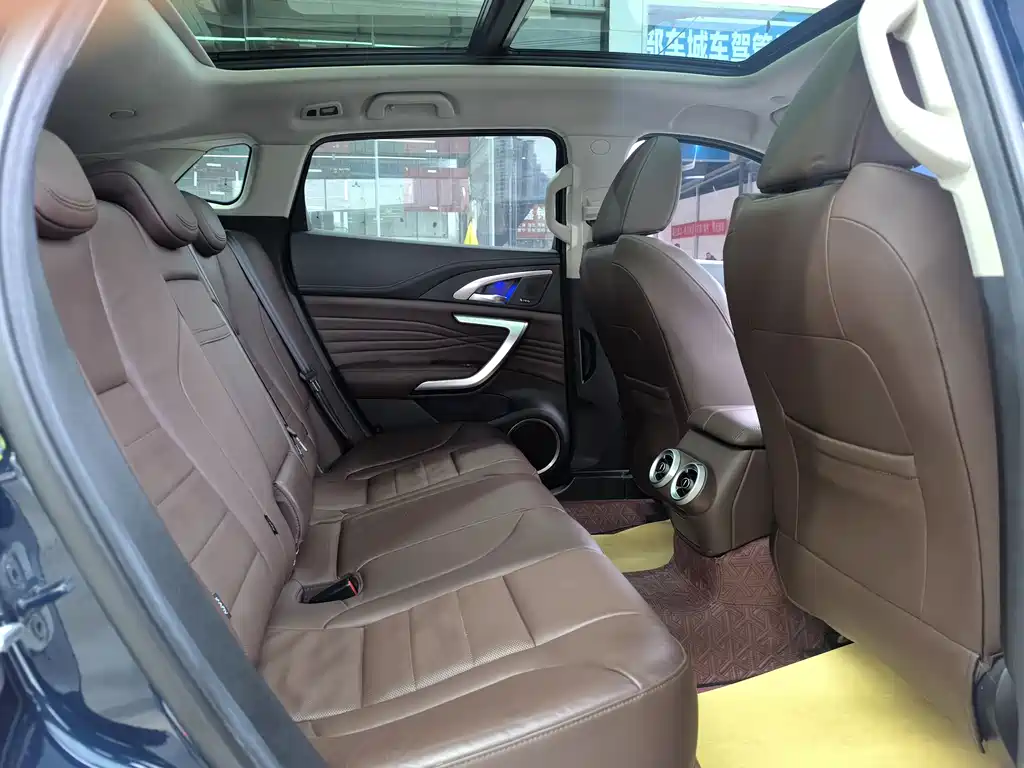 WEI PAI WEI BRAND VV7