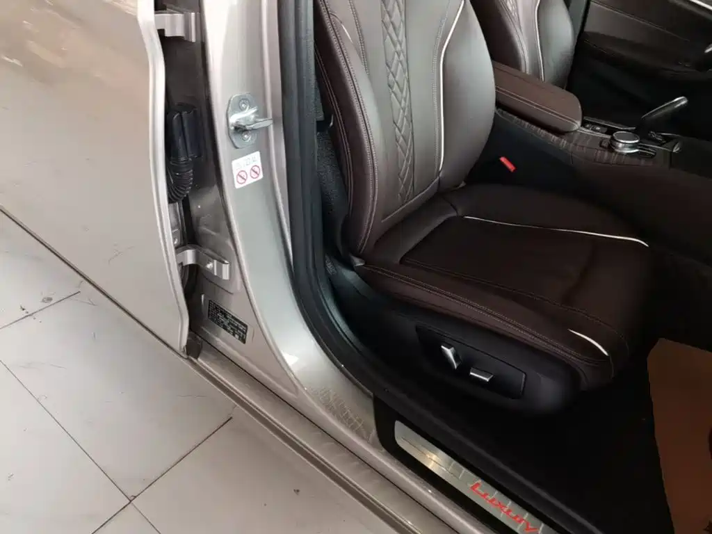 BMW 5 Series — миниатюра 25