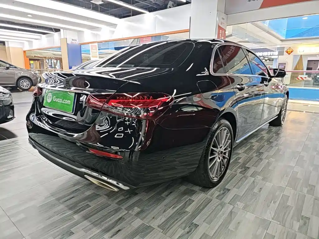 Mercedes-Benz E-Class — миниатюра 7