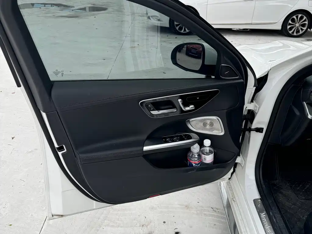 Mercedes-Benz C-Class — миниатюра 5