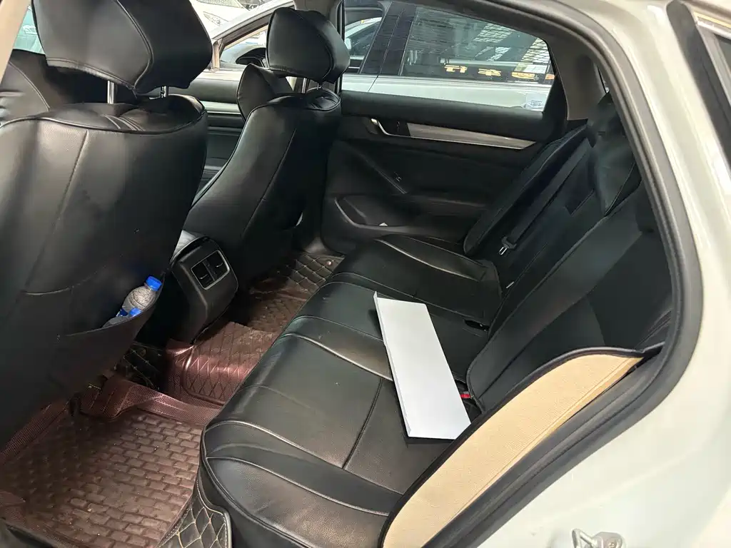 Honda Accord — миниатюра 6