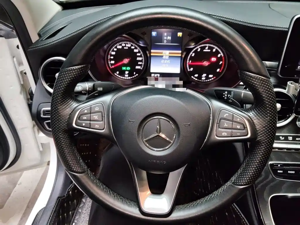 Mercedes-Benz C-Class — миниатюра 3