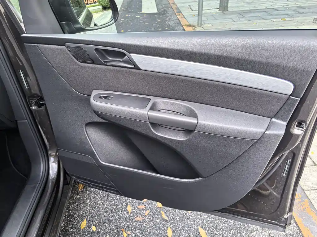 Volkswagen Sharan — миниатюра 12