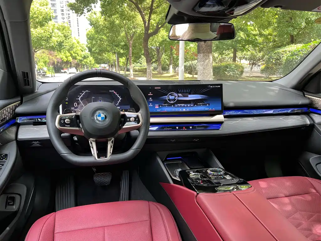 BMW 5 Series — миниатюра 17