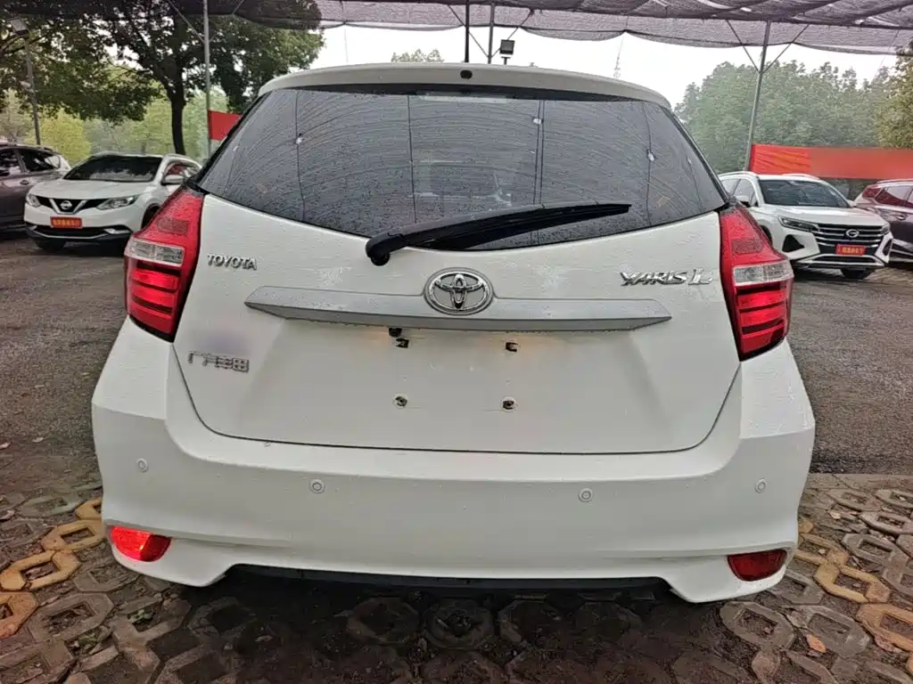 Toyota Yaris L — миниатюра 6