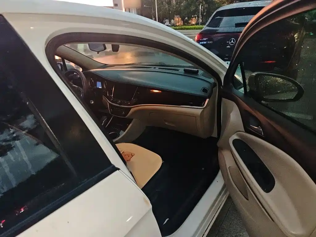 Buick Verano — миниатюра 18