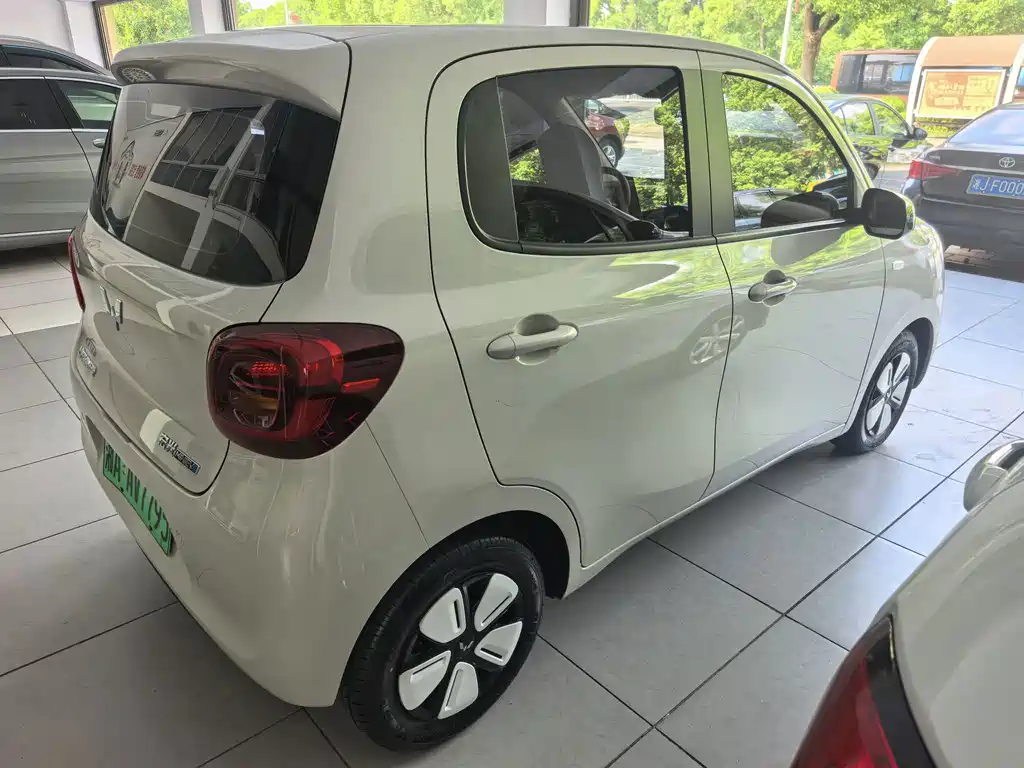Wuling MINIEV — миниатюра 4