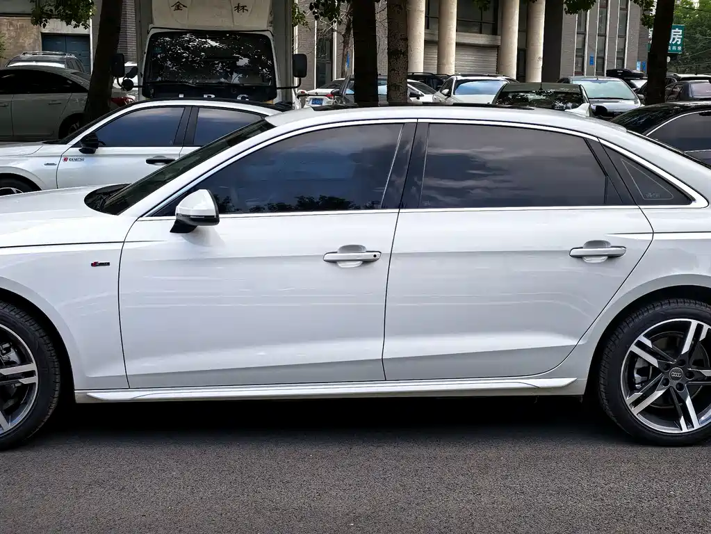 Audi A4L — миниатюра 11